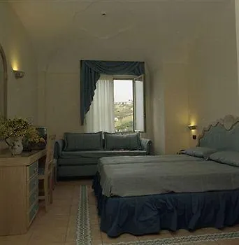 Punta Imperatore Hotel